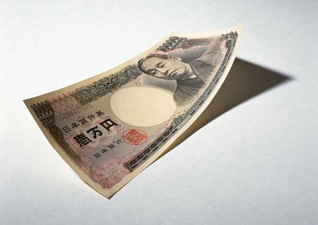华尔街日报:日元——美元上涨的最佳“避风港”?